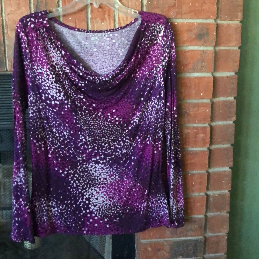 Cute scoop neck T shirt blouse, purple abstract